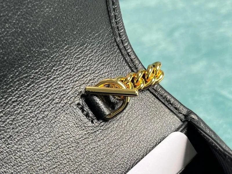 Charm - GG Bags - 585