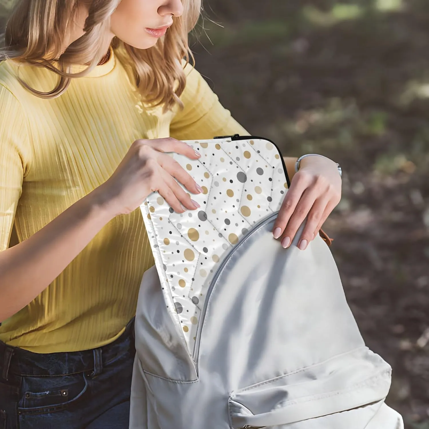 Classic Dot Gold Black White Work Bag 15.6 Inch, Comprehensive Protection, Computer Bags for Laptops