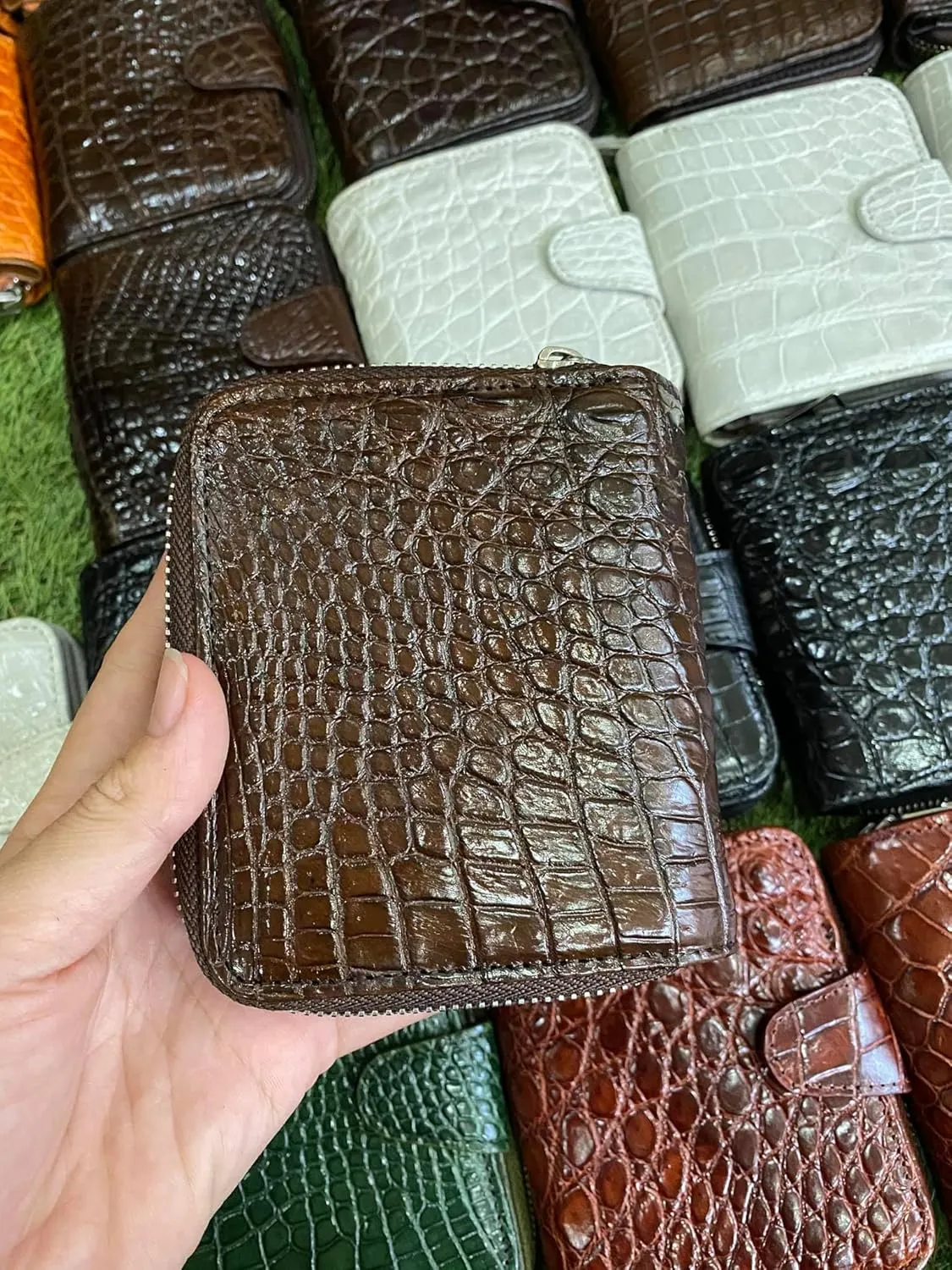 Genuine Alligator Leather Minimalist Wallets Credit Card Holder for women's (Brown)