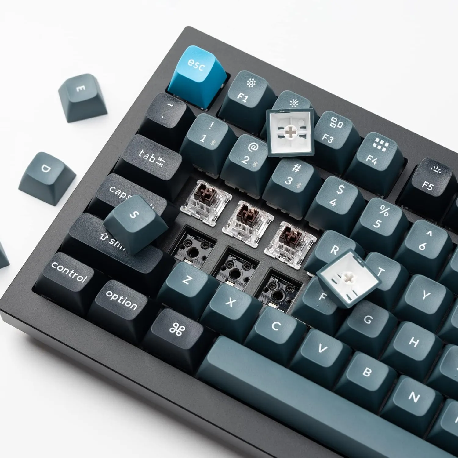 Keychron Q1 Pro Wireless Custom Mechanical Keyboard, QMK/VIA Programmable Full Aluminum 75% Layout Bluetooth/Wired RGB with Hot-swappable Keychron K Pro Brown Switch Compatible with Mac Windows Linux