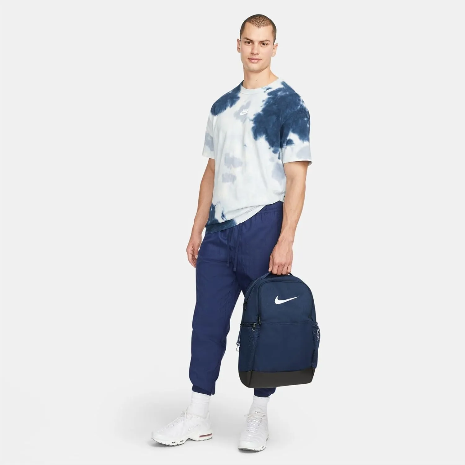 Nike Brasilia 9.5 Training Backpack, Midnight Navy/Black/White, Medium