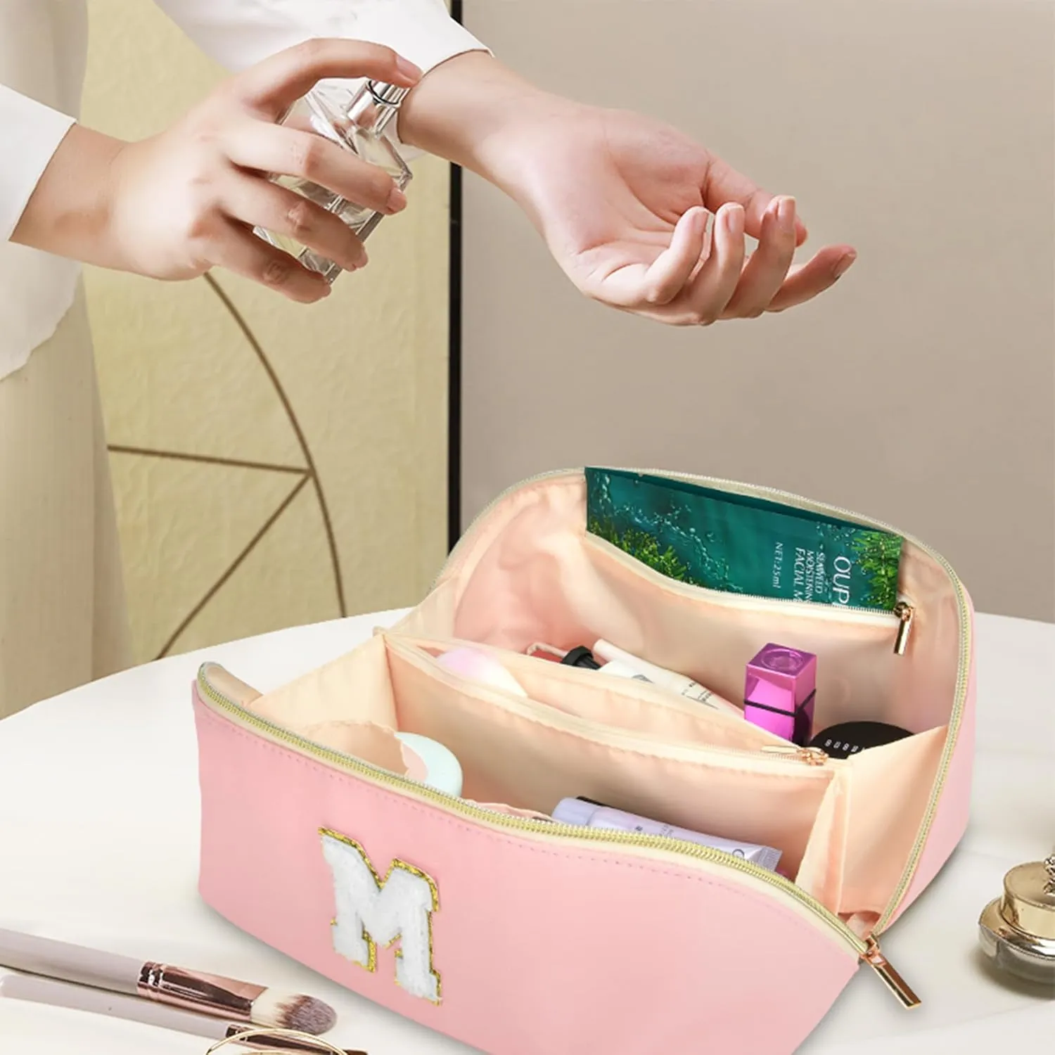 Pink Makeup Bag for Women, PU Leather Travel Toiletry Bags, Initial Make Up Cosmetic Pouch for Teen Girls, Wide Open Portable Skincare Bag, Personalized Birthday Graduation Gifts Ideal, A