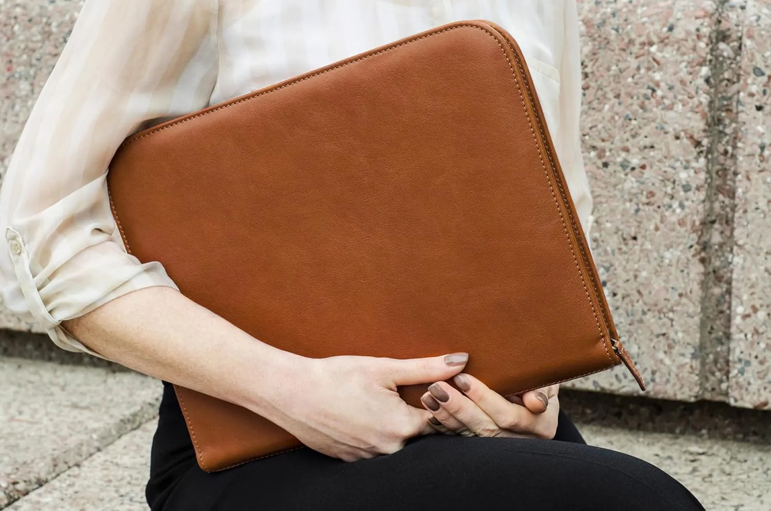 Premium Maruse Leather Portfolio Padfolio - Executive Folio for Men and Women with Zipper, Folio Document Organizer, Laptop Sleeve, iPad Case and Folder - Made in Italy, Honey