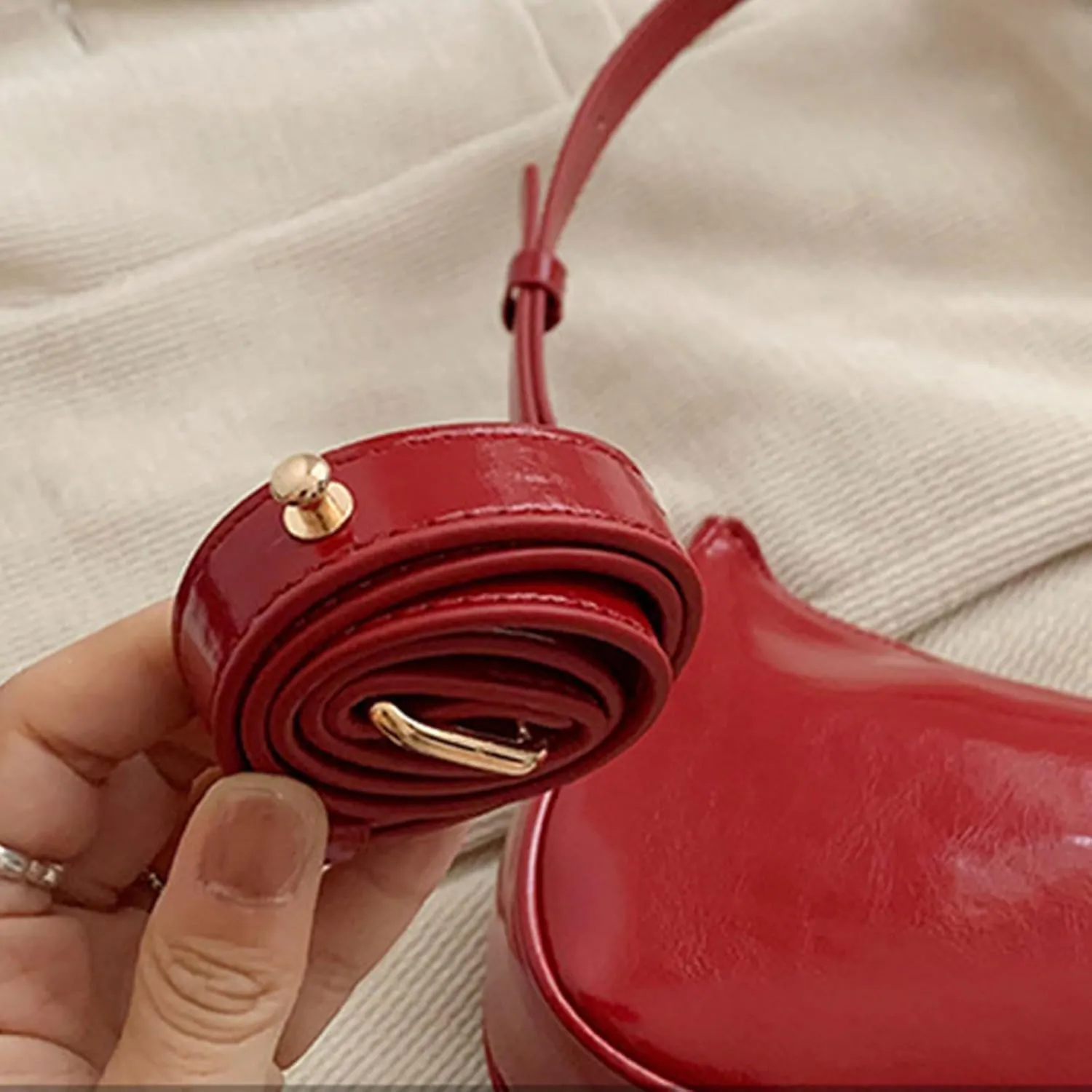 Retro Shoulder Bag Fashionable Crossbody Bags PU Leather Armpit Purse Casual Underarm Bags for Women and Girls