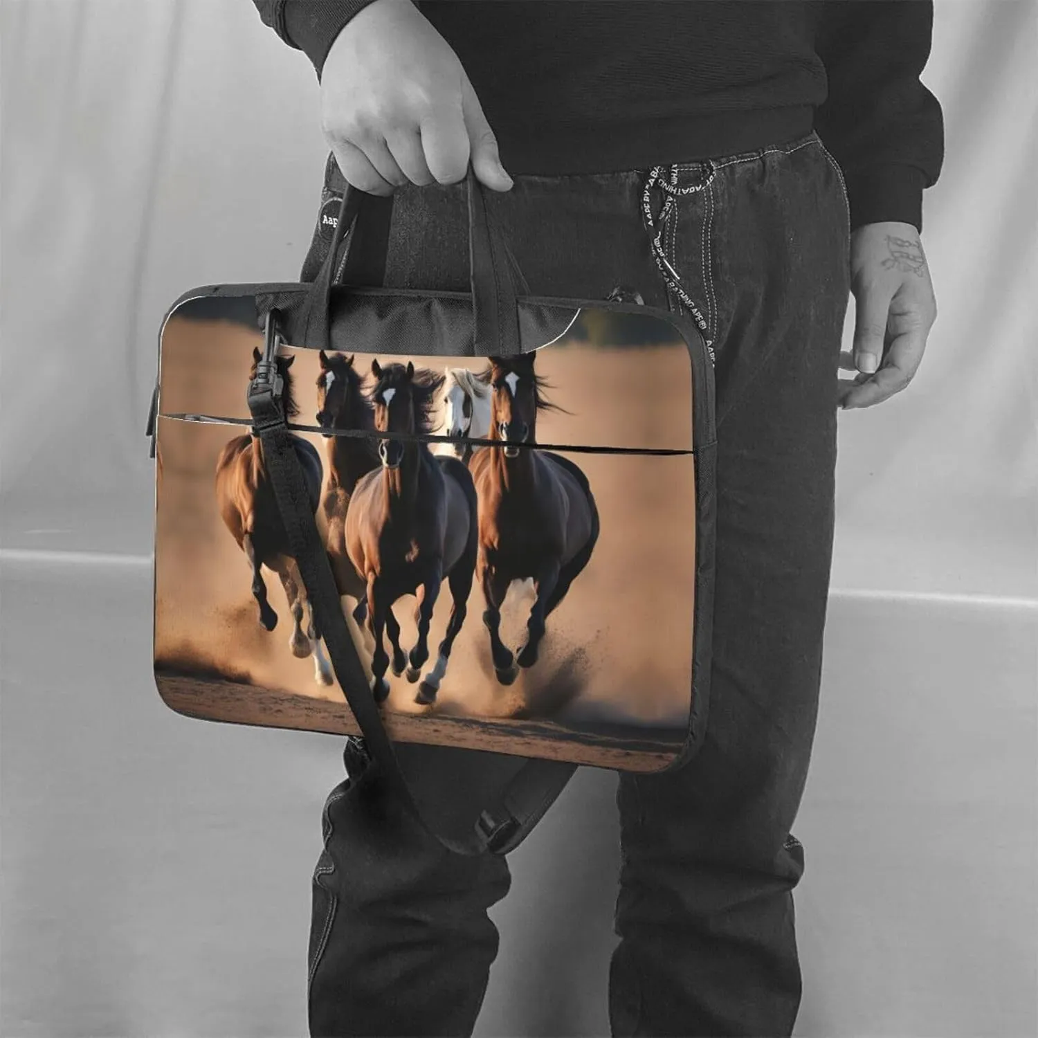running horses Print Laptop Bag Laptop Case Shoulder Laptop Bag with Padded Protection Spacious Pockets, Black