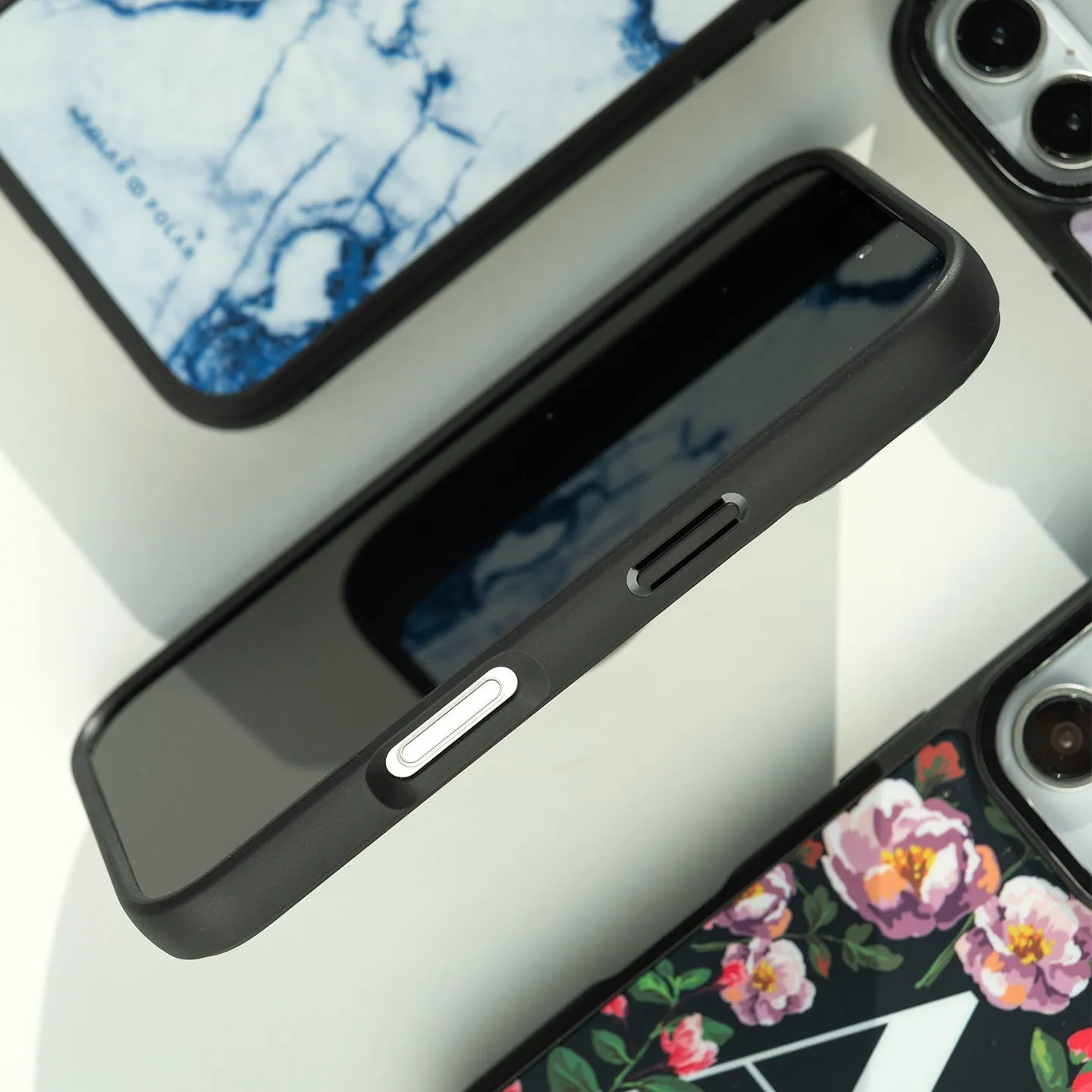 Scarlet Stripe - iPhone 16 Plus Frosted Black Bumper MagSafe Case